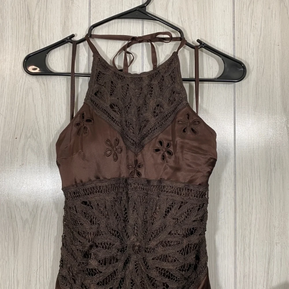 Sue Wong brown halter crochet cutout floral gown, Size 2 - Picture 3 of 15